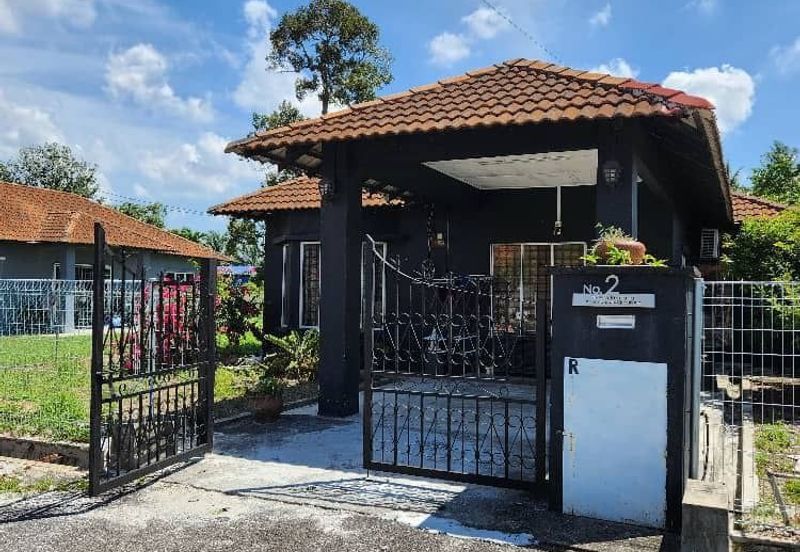 Bungalow in Sijangkang