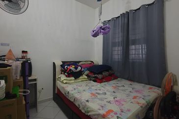 Residensi Mutiara, Kajang 2 Block C | 2+1 Rooms | 2 Bathrooms | Partly Furnished