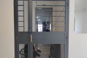 Residensi Mutiara, Kajang 2 Block C | 2+1 Rooms | 2 Bathrooms | Partly Furnished