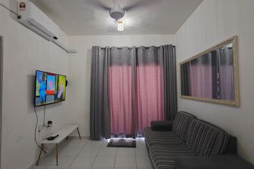 Residensi Mutiara, Kajang 2 Block C | 2+1 Rooms | 2 Bathrooms | Partly Furnished