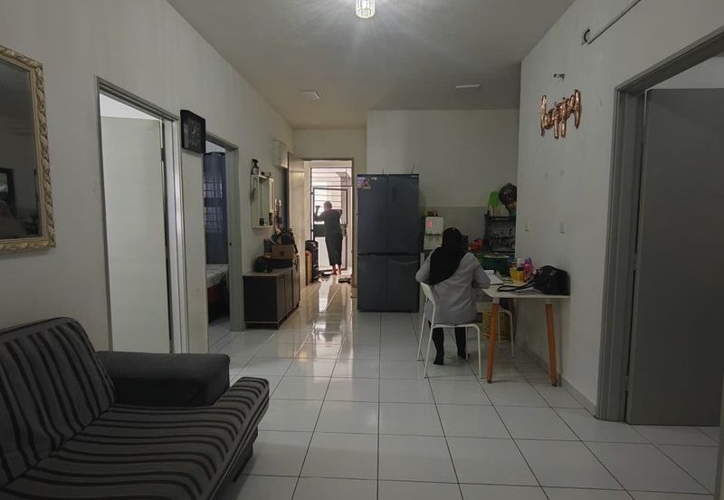 Residensi Mutiara, Kajang 2 Block C | 2+1 Rooms | 2 Bathrooms | Partly Furnished
