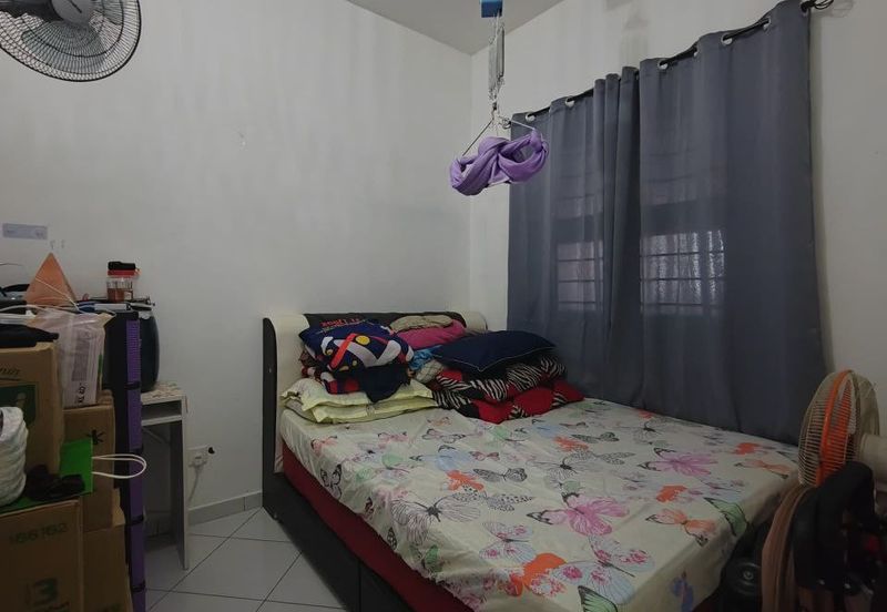 Residensi Mutiara, Kajang 2 Block C | 2+1 Rooms | 2 Bathrooms | Partly Furnished