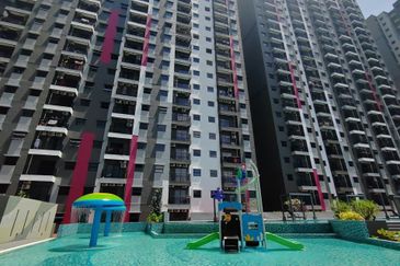 Residensi Mutiara, Kajang 2 Block C | 2+1 Rooms | 2 Bathrooms | Partly Furnished