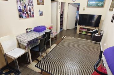 Corner unit Pangsapuri Sri Nilam Bandar Baru Ampang