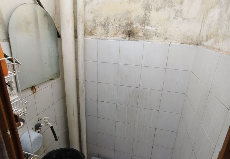 Corner unit Pangsapuri Sri Nilam Bandar Baru Ampang