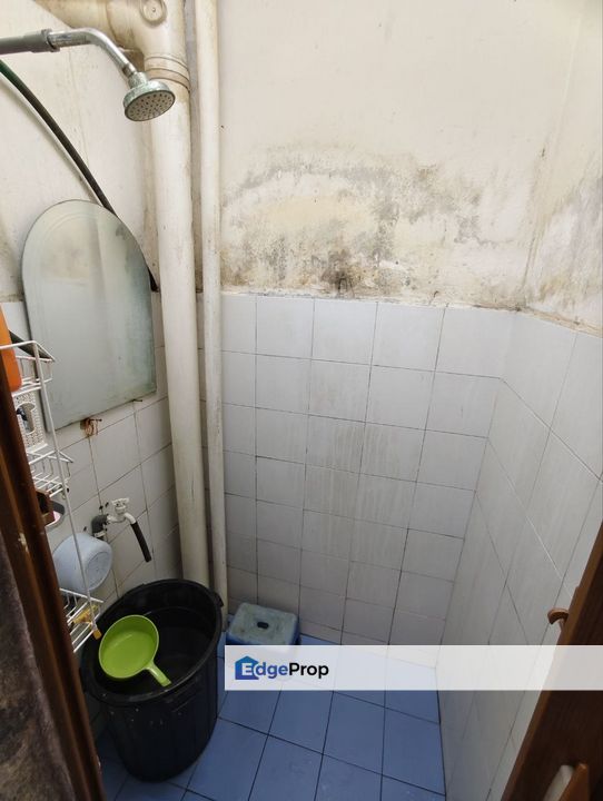 Corner unit Pangsapuri Sri Nilam Bandar Baru Ampang, Selangor, Ampang