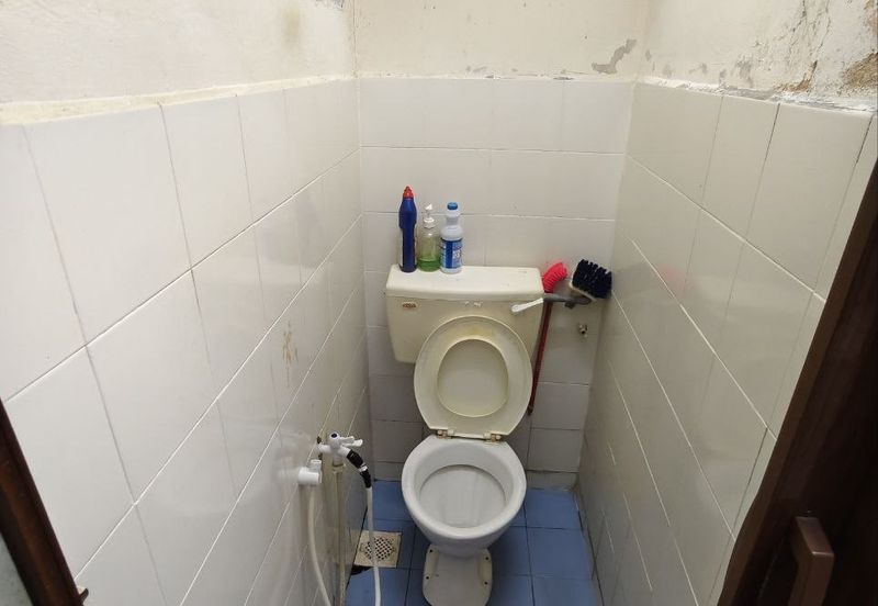 Corner unit Pangsapuri Sri Nilam Bandar Baru Ampang