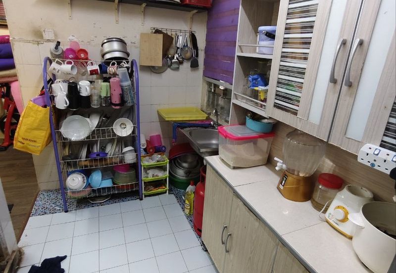 Corner unit Pangsapuri Sri Nilam Bandar Baru Ampang