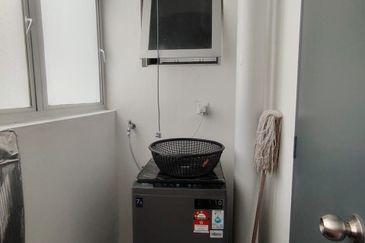  Kesuma Residence 1 @ Semenyih 80% furnished!!