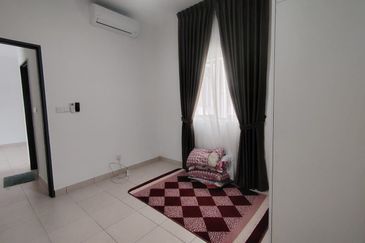  Kesuma Residence 1 @ Semenyih 80% furnished!!