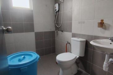  Kesuma Residence 1 @ Semenyih 80% furnished!!