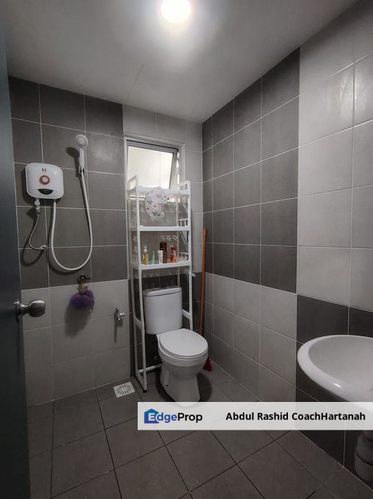  Kesuma Residence 1 @ Semenyih 80% furnished!!, Selangor, Semenyih