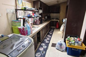 End lot Single Storey Taman Salak Jaya Salak Selatan Kuala Lumpur