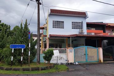 CORNER LOT Double Storey Taman Nirwana Ampang