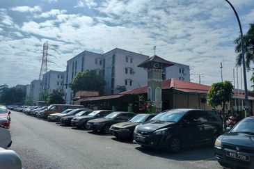ELENA APARTMENT BLOCK F4 DESA PANDAN KAMPUNG PANDAN KL