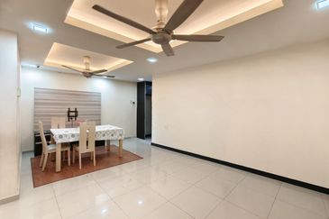 Double Storey Jalan Aman Suria Taman Aman Putri Seksyen U17 Sungai Buloh Shah Alam