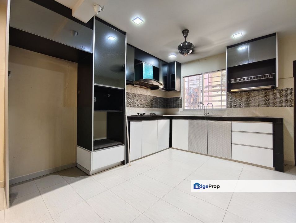 Double Storey Jalan Aman Suria Taman Aman Putri Seksyen U17 Sungai Buloh Shah Alam, Selangor, Shah Alam