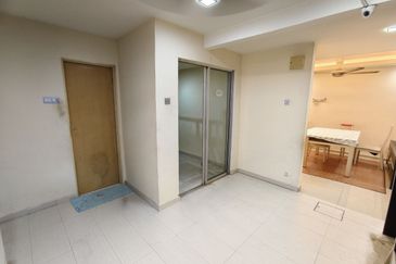 Double Storey Jalan Aman Suria Taman Aman Putri Seksyen U17 Sungai Buloh Shah Alam