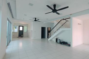 ENDLOT DOUBLE STOREY @ BANDAR ENSTEK, NILAI