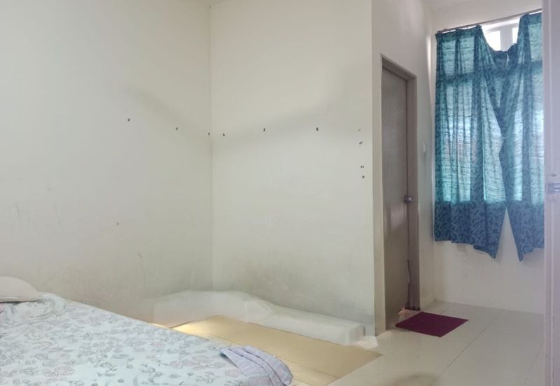 Teres Setingkat Taman Gambang Damai Kuantan