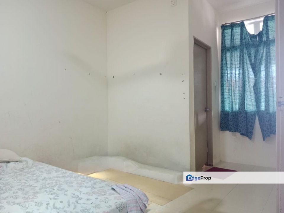 Teres Setingkat Taman Gambang Damai Kuantan, Pahang, Kuantan