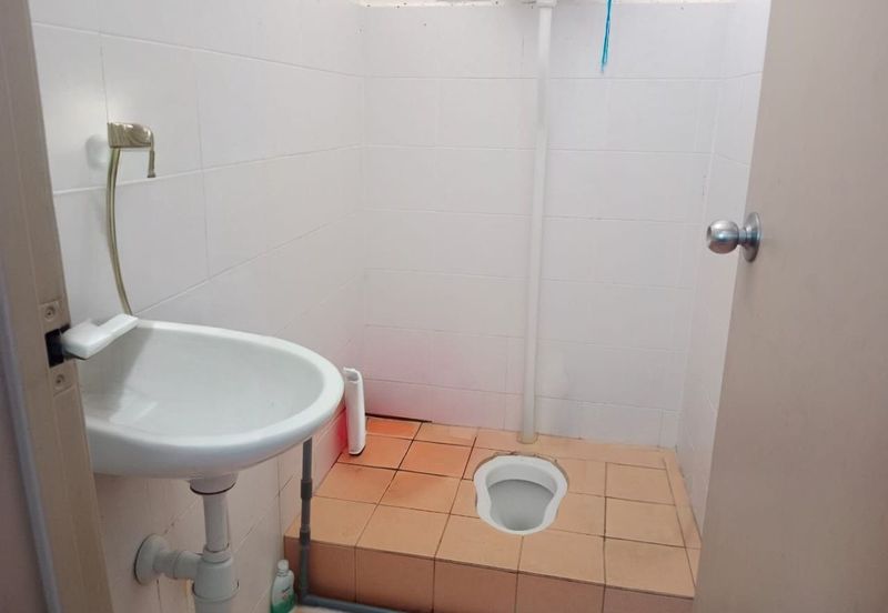 Teres Setingkat Taman Gambang Damai Kuantan