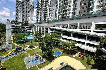 KIARA RESIDENCE 2, BUKIT JALIL WITH PRIVATE BALCONY