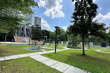 KIARA RESIDENCE 2, BUKIT JALIL WITH PRIVATE BALCONY