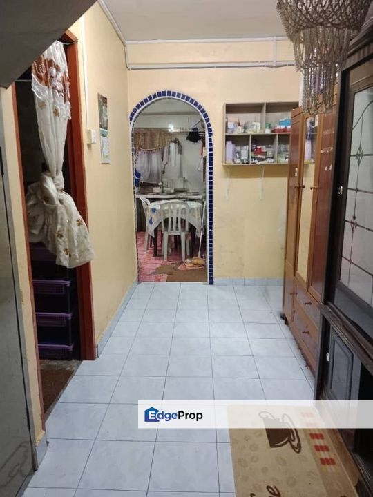 𝕋𝔼ℝ𝔼𝕊 𝔻𝕌𝔸 𝕋𝕀ℕ𝔾𝕂𝔸𝕋 𝕋𝔸𝕄𝔸ℕ 𝕊ℝ𝕀 𝕄𝔸ℍ𝕂𝕆𝕋𝔸 𝕁𝔸𝕐𝔸 𝔹𝔸𝕋𝕌 𝟙𝟙, Pahang, Kuantan