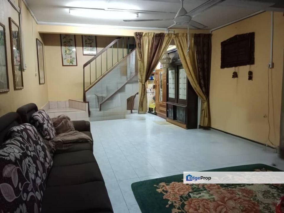 𝕋𝔼ℝ𝔼𝕊 𝔻𝕌𝔸 𝕋𝕀ℕ𝔾𝕂𝔸𝕋 𝕋𝔸𝕄𝔸ℕ 𝕊ℝ𝕀 𝕄𝔸ℍ𝕂𝕆𝕋𝔸 𝕁𝔸𝕐𝔸 𝔹𝔸𝕋𝕌 𝟙𝟙, Pahang, Kuantan