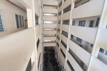 RESIDENSI BISTARIA, UKAY PERDANA