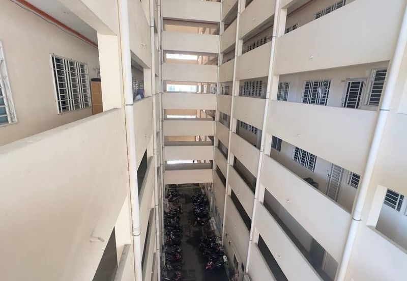 RESIDENSI BISTARIA, UKAY PERDANA