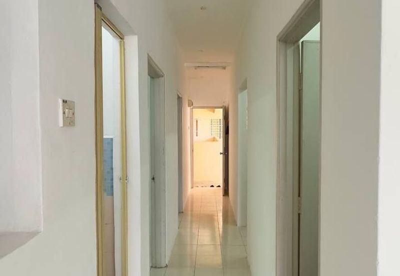 RESIDENSI BISTARIA, UKAY PERDANA