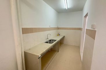 RESIDENSI BISTARIA, UKAY PERDANA