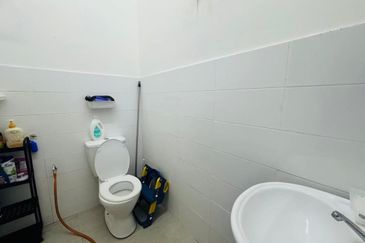 TERES CORNER LOT UNTUK DIJUAL