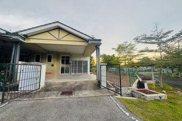 TERES CORNER LOT UNTUK DIJUAL