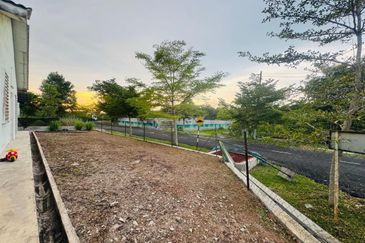 TERES CORNER LOT UNTUK DIJUAL