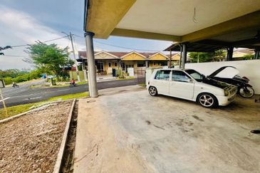 TERES CORNER LOT UNTUK DIJUAL