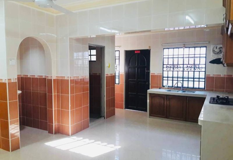 FOR SALE DOUBLE STOREY TERRACE TAMAN SELAYANG MULIA, BATU CAVES.