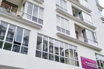 Corner unit Apartment for Sale @ Radius Residence, Selayang