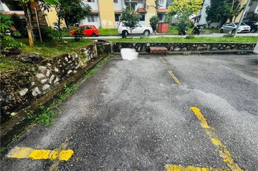 KENARI APARTMENT @ Taman Melati