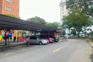 SURIA APARTMENT, DESA PERANGSANG, BLOK D PJS 3/9 TAMAN MEDAN, PETALING JAYA