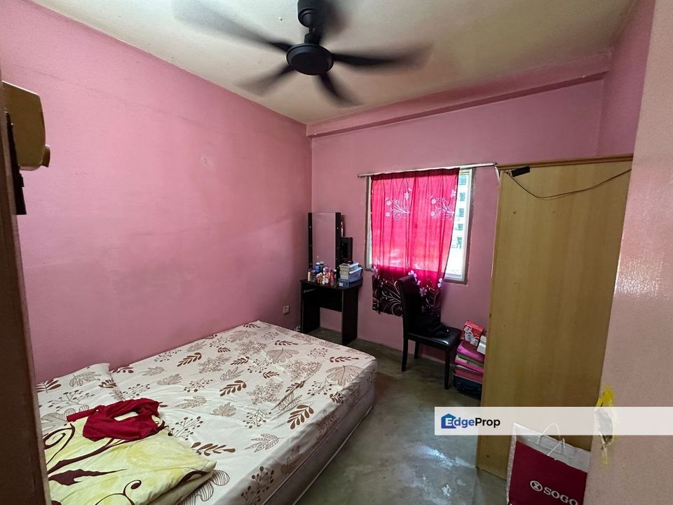 Apartment Putra Permai 2 Taman Putra Permai, Seri Kembangan, Selangor, Seri Kembangan