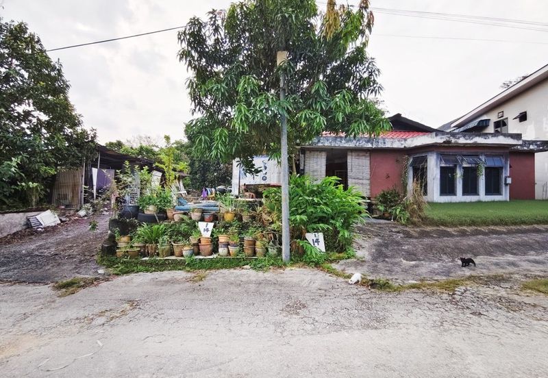 2 tanah lot banglo sebelah2 berserta sebuah rumah banglo setingkat Jalan Felcra Semungkis, Batu 14 1/2, Hulu Langat