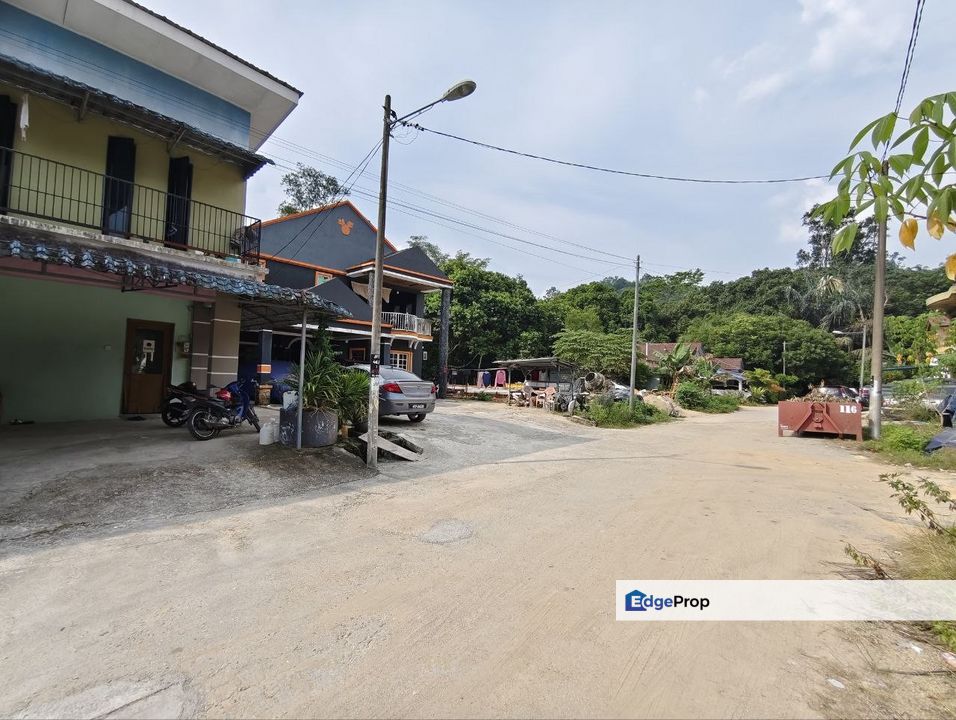 2 tanah lot banglo sebelah2 berserta sebuah rumah banglo setingkat Jalan Felcra Semungkis, Batu 14 1/2, Hulu Langat, Selangor, Hulu Langat