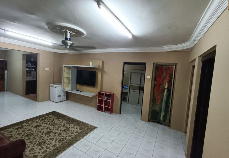 For Sale Ground Floor Saujana Apartment, Damansara Damai