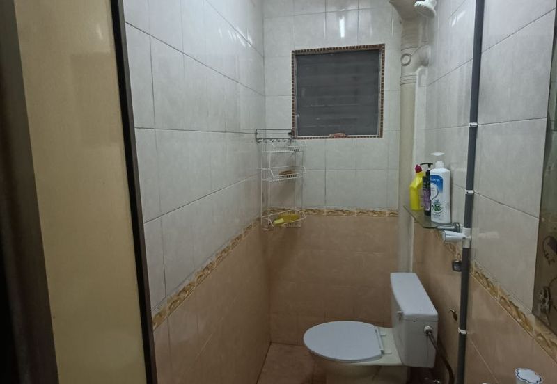 For Sale Ground Floor Saujana Apartment, Damansara Damai