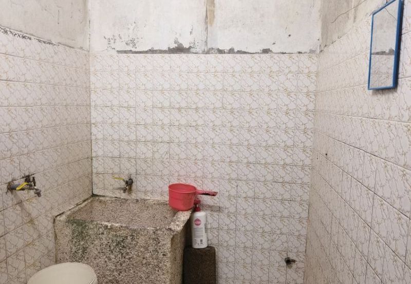 KELUMPUK EMBUN EMAS, AU3 KERAMAT WANGSA