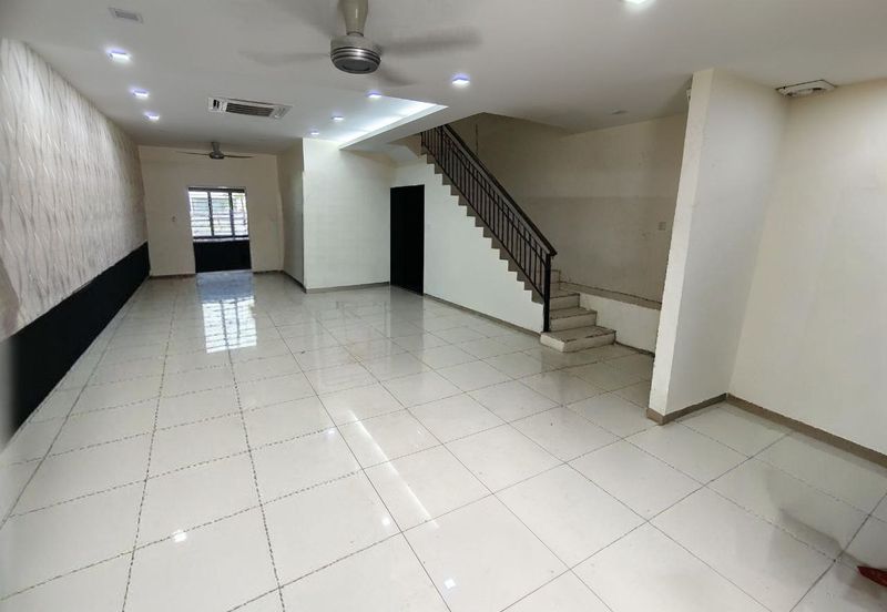 End Lot Double Storey Jalan Gelang Bandar Puteri Klang