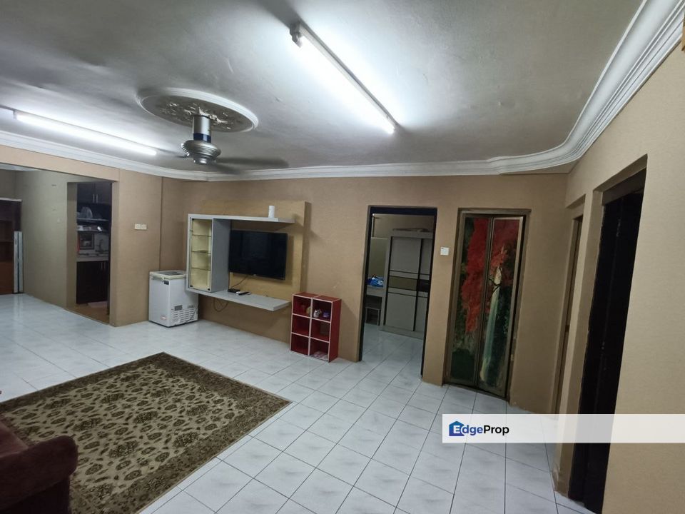 Ground Floor Saujana Apartment, Damansara Damai, Selangor, Damansara Damai